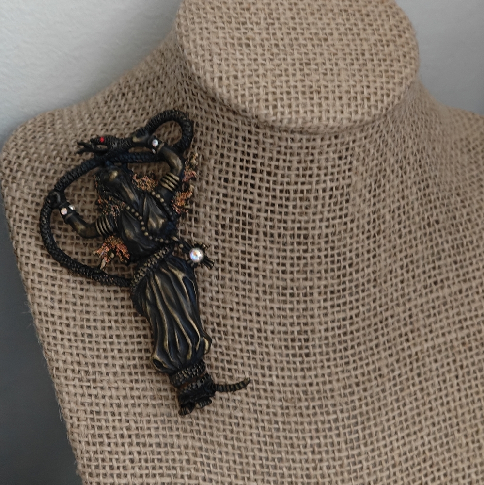 Vintage JJ Jonette Snake Charmer Lady Medusa Bronzed Brooch - Picture 7 of 10